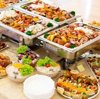 Shree Mahaveer's Caterers Serving Delicious Food